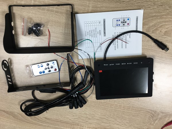 Monitor quádruplo de 7 polegadas com esquema 141